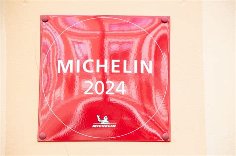 Infografika, vaizduojanti Michelin žvaigždučių reikšmę restoranų pelningumui