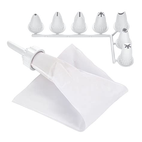 Įvairios tortų dekoravimo priemonės