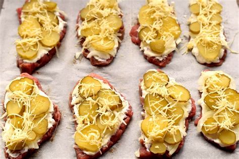 Lenkiški zrazai su raugintais agurkais