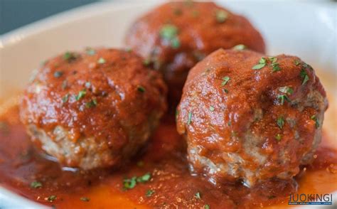 Mėsos kukuliai su padažu