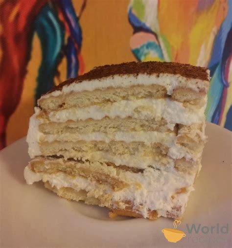 Nekeptas sausainių tortas su kriaušėmis ir grietinėlės kremu