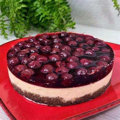 Šviežios vyšnios tortui