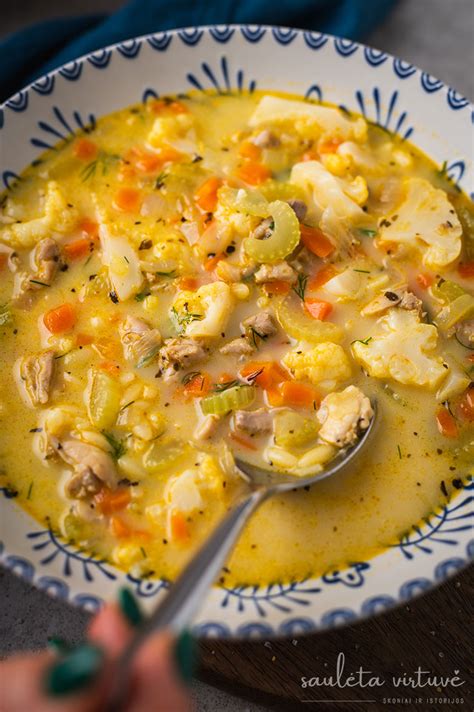 Aromatingas žiedinių kopūstų ir vištienos karis