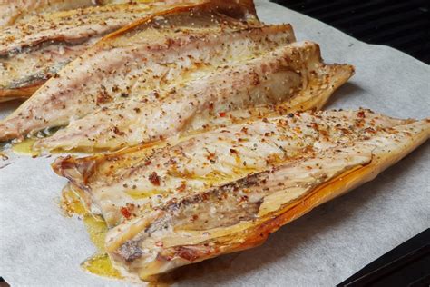 kepta skumbrė su padažu