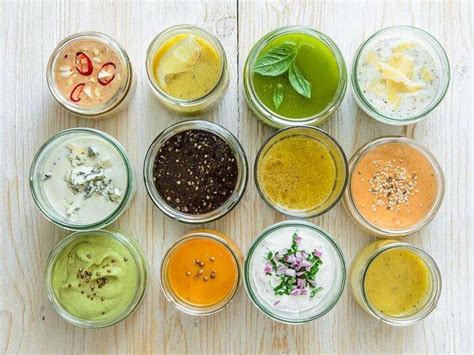 Įvairūs picos padažai