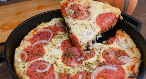 Įvairūs picos ingredientai