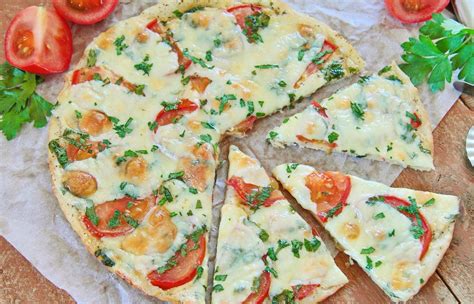 Įvairių rūšių picos, supjaustytos ir paruoštos patiekimui