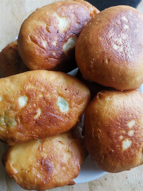 Mielinės spurgos su mėsos įdaru