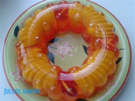 Įvairiaspalvis želė žiedas su vaisiais