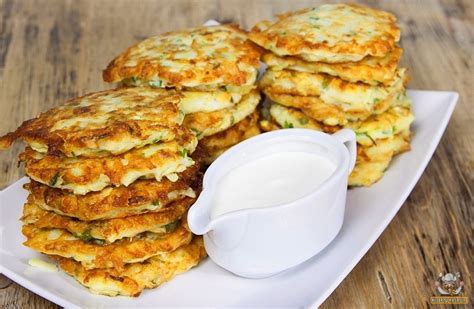 Cukinijos ir varškės blynų ingredientai