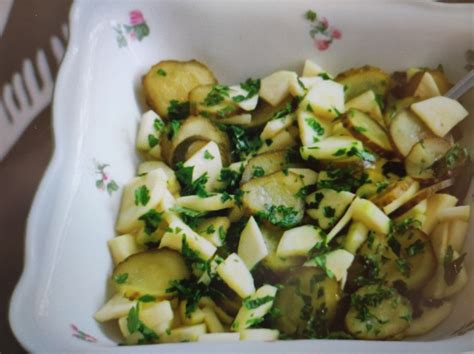 Šviežiai nuskintos cukinijos