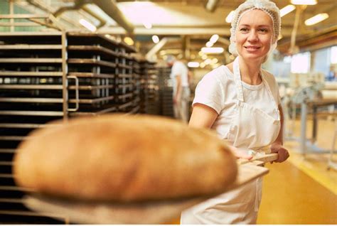 Procesas, kaip minkyti ir formuoti duonos tešlą