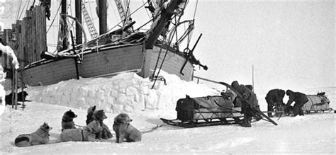 Roaldas Amundsenas su savo laivu 