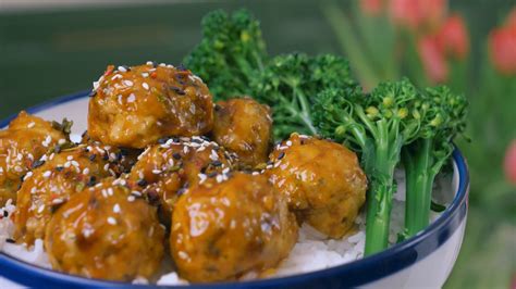 Kukuliai su Teriyaki padažu ir sezamo sėklomis