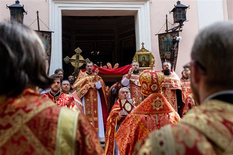 Religinė procesija Italijos gatvėse