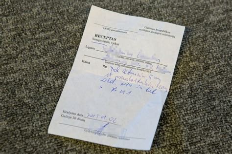 Gydytojo receptas ir vaistų pakuotės