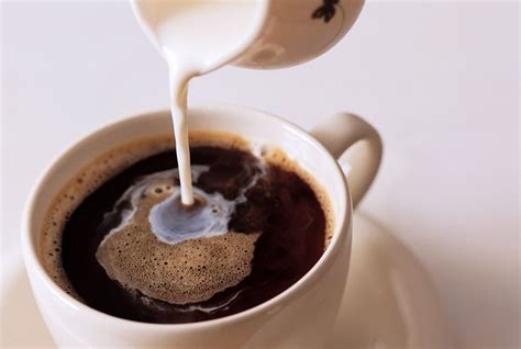 Grietinėlės plakimas airiškai kavai