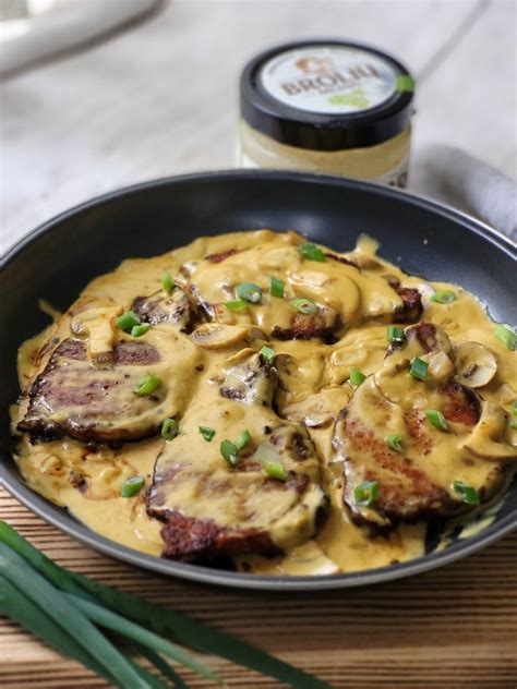 Kiaulienos nugarinė su pasirinktais garnyrais