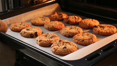 Baking forms cleaning process