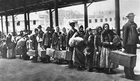 Lietuvių emigrantai laive keliaujantys į Ameriką XIX a. pabaigoje