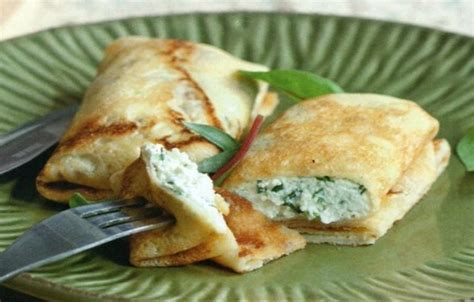 Švieži lietiniai su varške ir špinatais