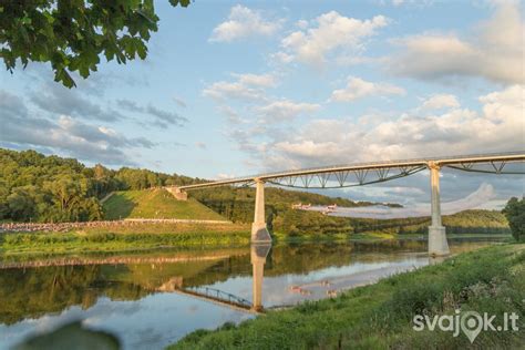 Baltosios rožės tiltas Alytuje ir Nemuno panorama
