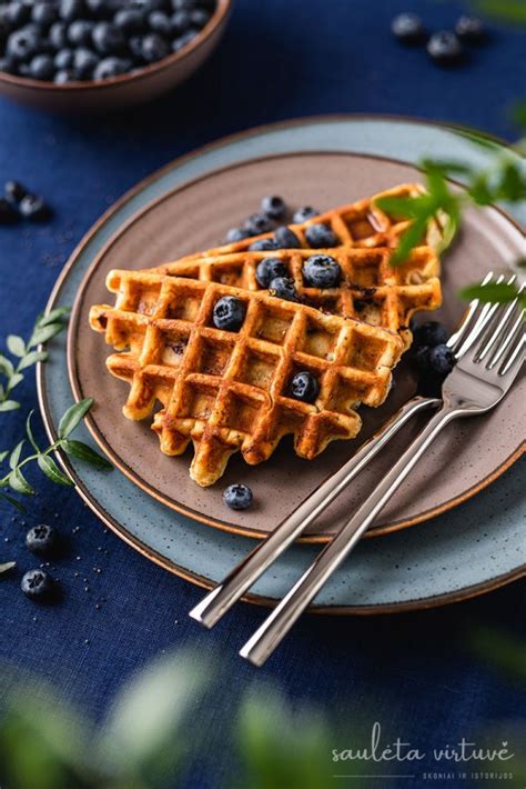 Įvairūs vafliai su priedais