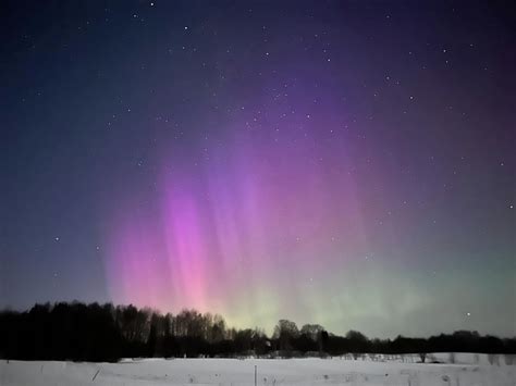 Šiaurės pašvaistė virš Skandinavijos kalnų