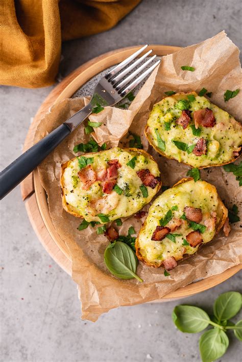 Keptos Jacket Potatoes su sūriu ir šonine