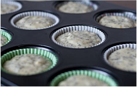 paruošti keksiukų tešlos formelėse