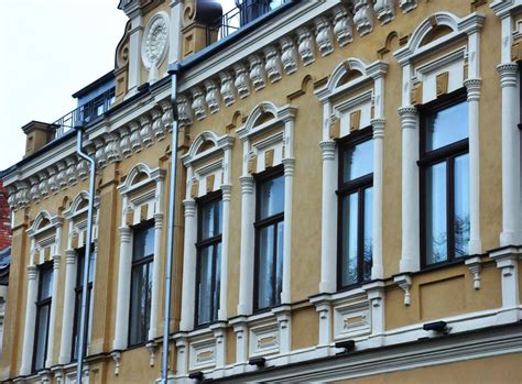 Stogelių formų pavyzdžiai, derantys prie skirtingų pastatų stilių