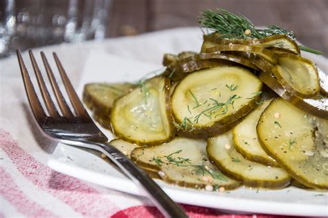Patiekiamų marinuotų agurkų pavyzdys