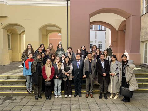 VU Azijos ir transkultūrinių studijų instituto pastatas