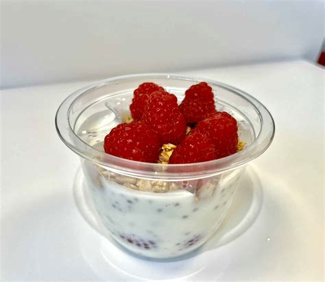 Indeliai su įvairiais mini desertais