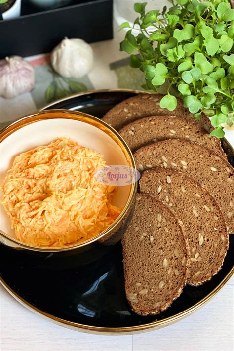Fermentinio sūrio užtepėlė su česnaku