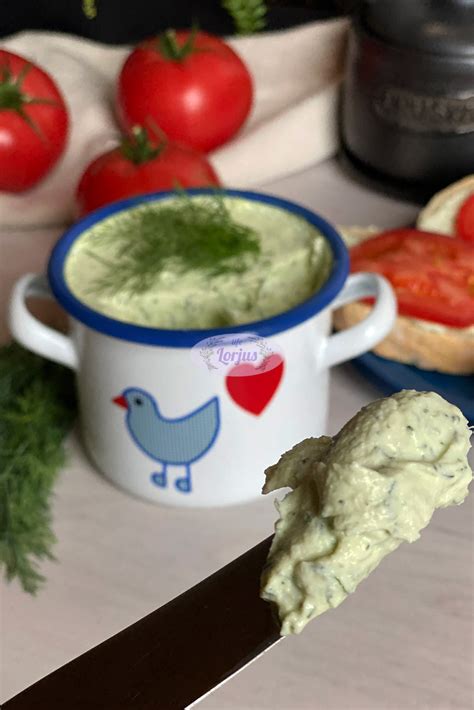 Česnakinė užtepėlė su žolelėmis