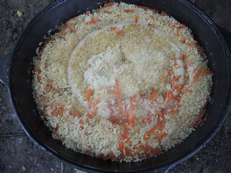 Plovo gaminimo eiga ir ingredientų sluoksniavimas kazane