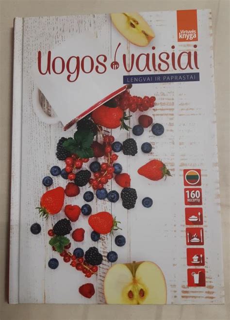 Įvairūs vaisiai ir uogos patiekimui su blynais