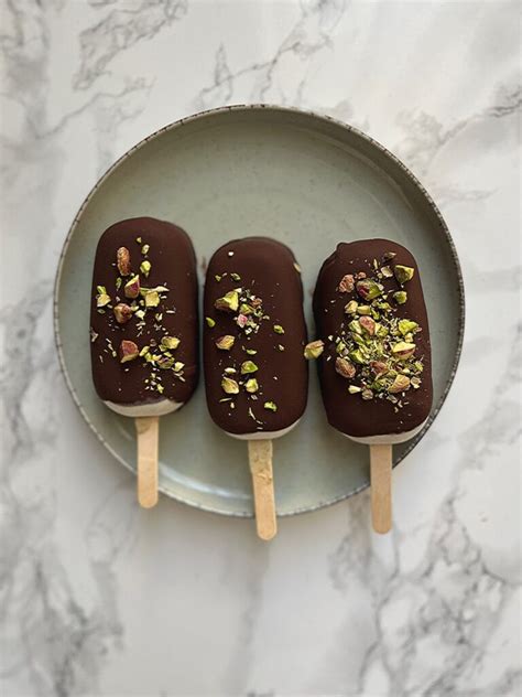 Įvairūs augaliniai pienai