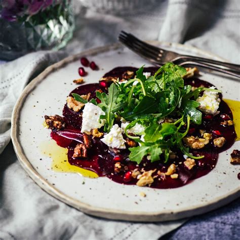 Burokėlių karpačio lėkštėje