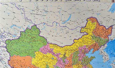 Pietų Kinijos jūros teritorinių pretenzijų žemėlapis su „devynių brūkšnių“ linija
