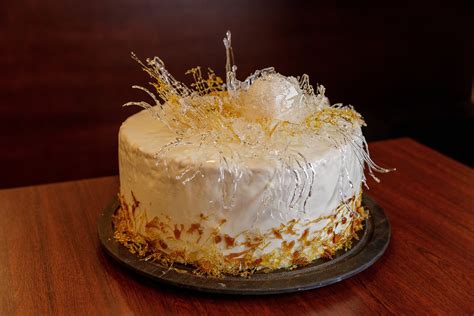Tortas „Trykštantys druskos šaltiniai“ su druskos akcentais