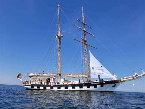 Laivo navigacinės įrangos išdėstymas ant denio