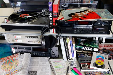 Muzikos įrašų studija ar plokštelių kolekcija
