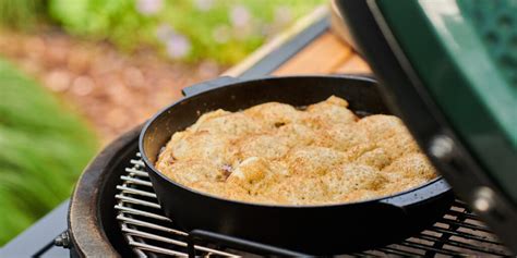 Šokoladinis pyragas keptas Big Green Egg kepsninėje