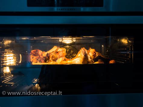 Procesas: kepant kaulus orkaitėje