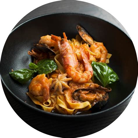 Ingredientai spagečiams su jūros gėrybėmis