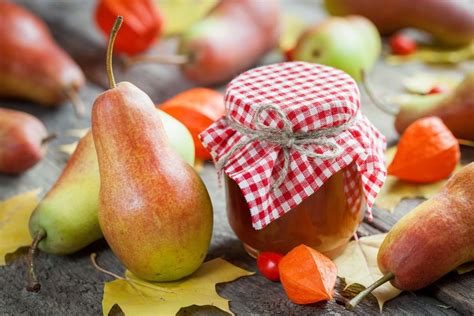 Įvairūs kriaušių uogienės patiekalai