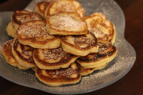 Tradiciniai lietuviški mieliniai blynai