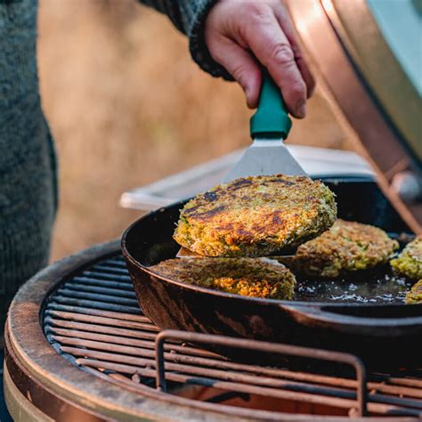 Falafelio mėsainio paruošimo etapai